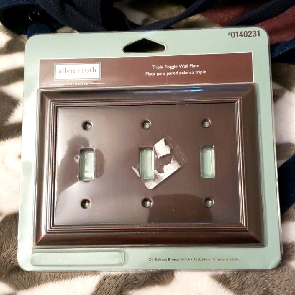 *New in Package* Allen + Roth Cosgrove Triple Toggle Wall Plate [missing screws]